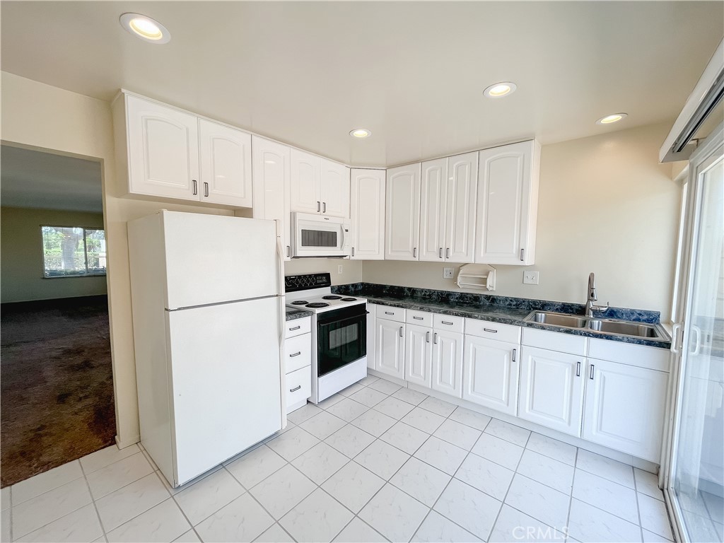 10018 Fall River Court, Fountain Valley