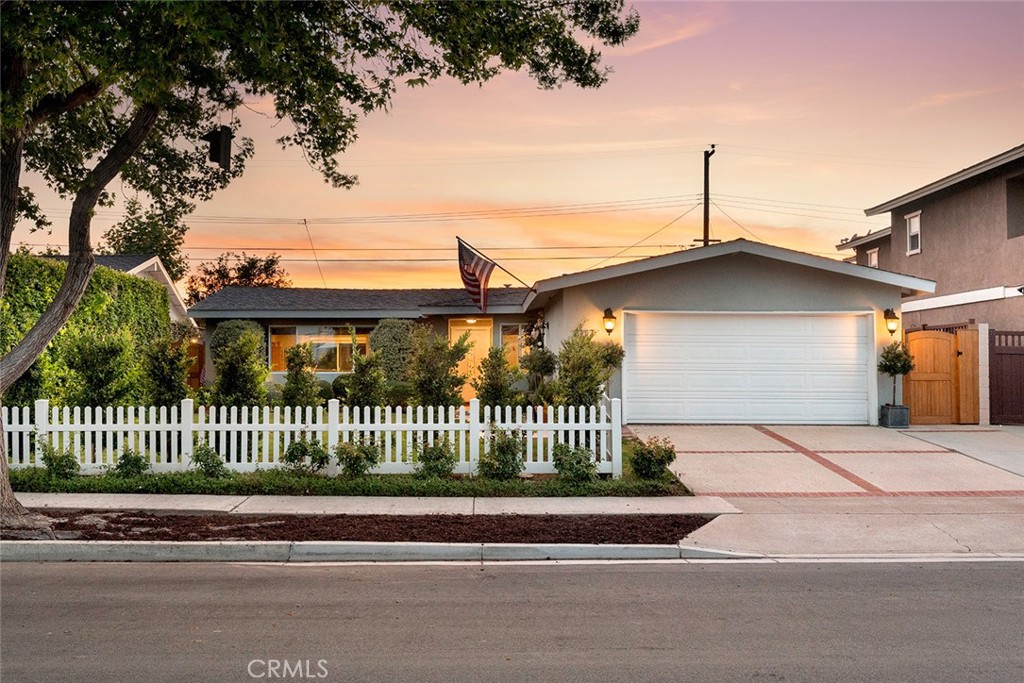 3217 Montana, Costa Mesa